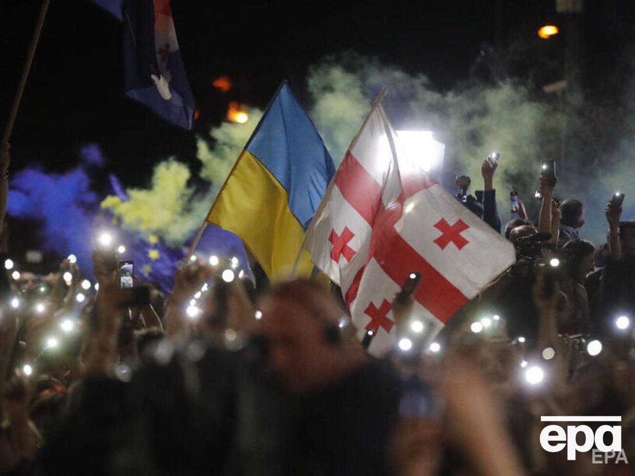 Митингующие потребовали отставки правительства Грузии