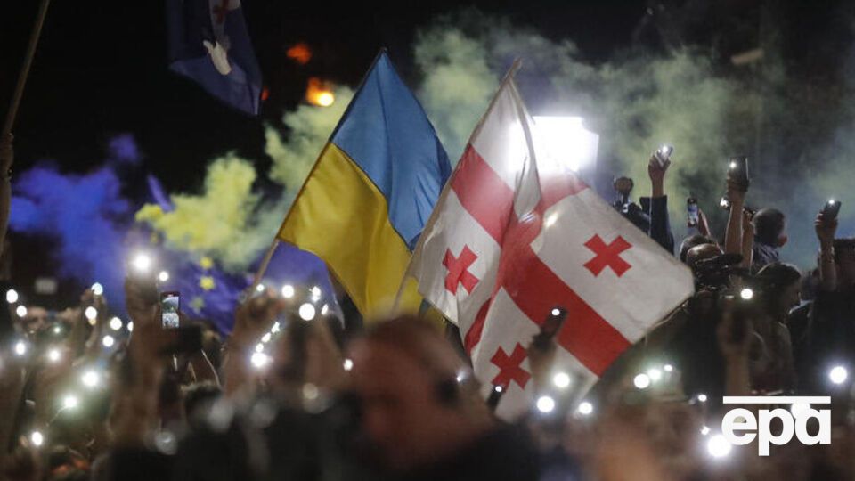 Митингующие потребовали отставки правительства Грузии