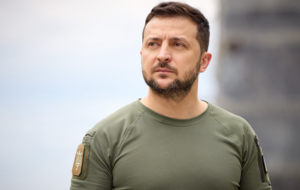 Зеленский: Были времена, когда мы не могли вечером взять билеты и наутро полететь в Европу. Мы стояли в очередях. Документы, визы. Помните?