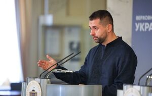 Арахамия: Для финансирования преступлений российская разведка использует не свои никому не нужные рубли, а доллары США