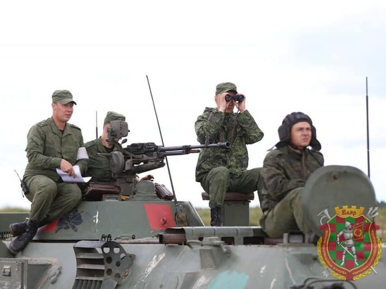Вооруженные силы Беларуси не такие опытные, как российские, отметил Скибицкий