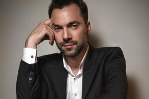 После вторжения РФ в Украину Арестович публично комментирует ситуацию на фронте