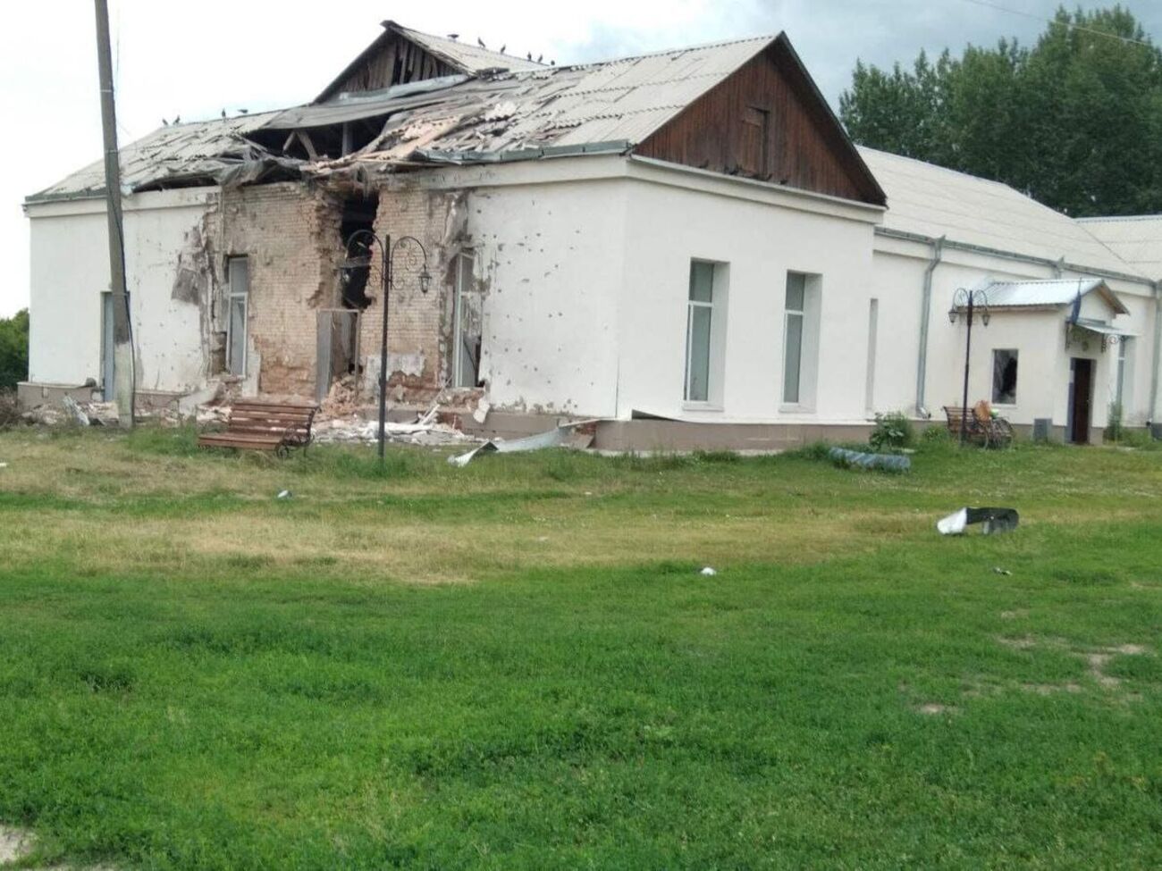 Сумську область росіяни регулярно обстрілюють