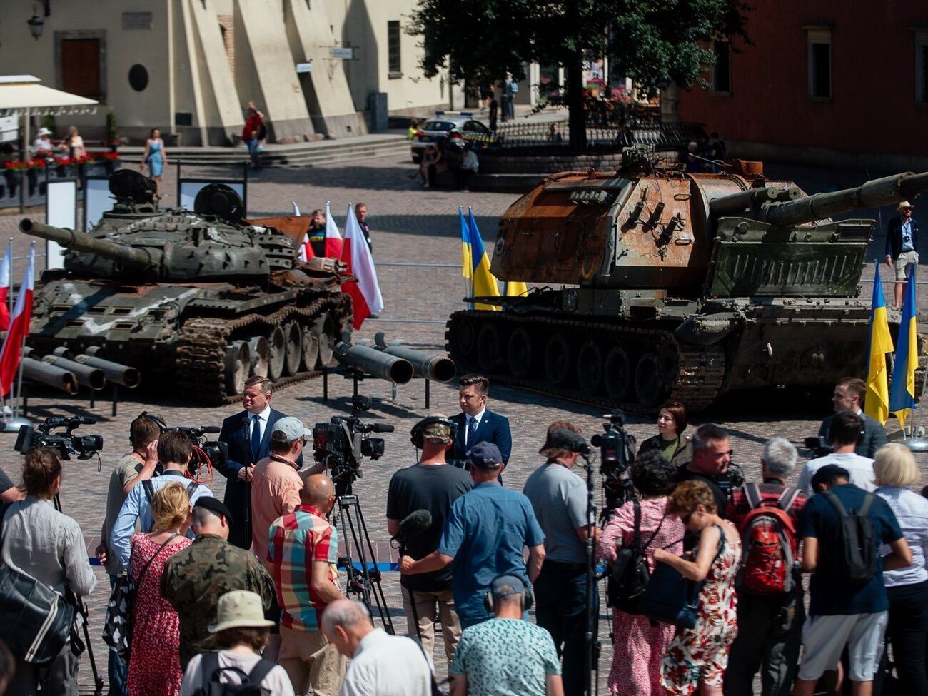 "Російські танки таки увійшли в країну НАТО". У Варшаві відкрили виставку розбитої українцями військової техніки РФ