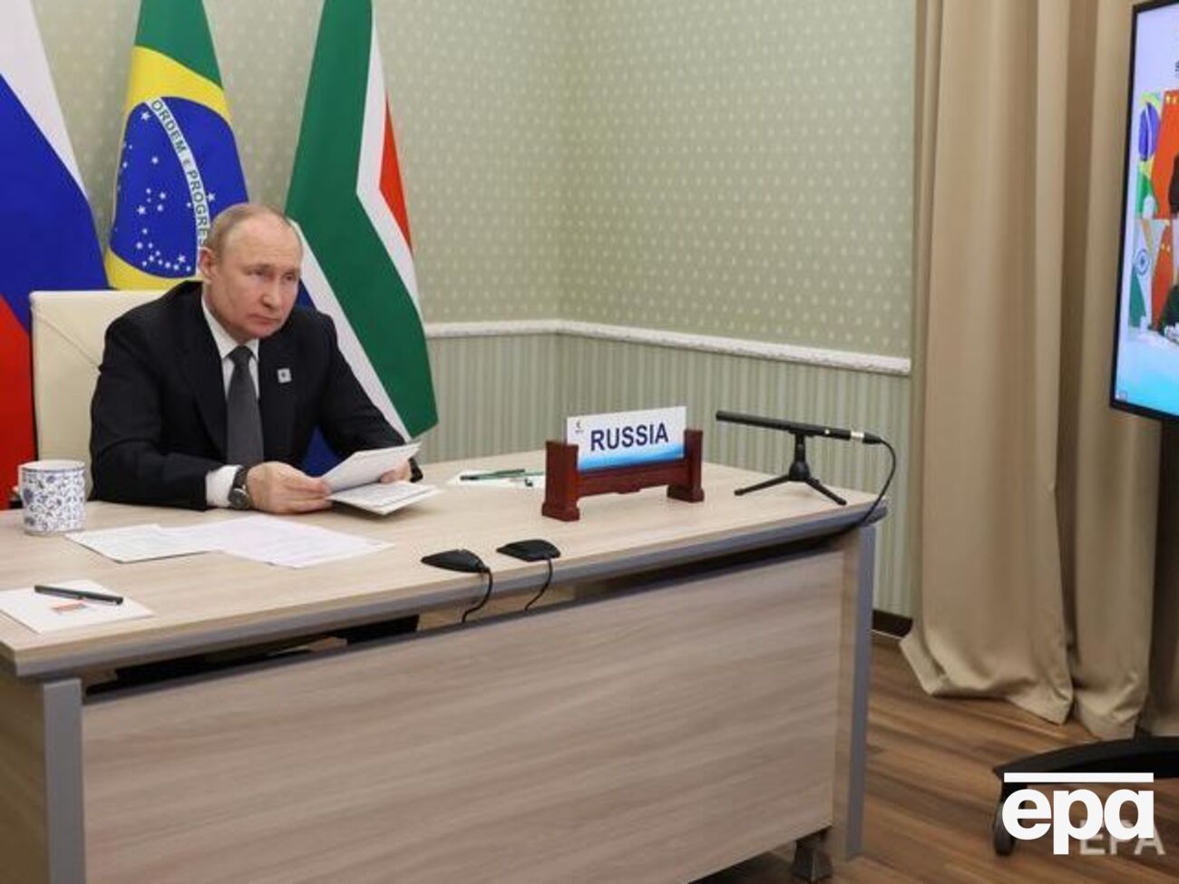 Помічник президента РФ не зміг сказати точно, Путін особисто братиме участь у саміті чи за допомогою відеозв'язку