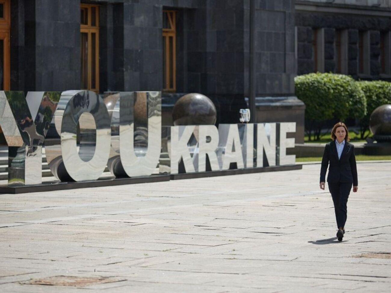 Санду сегодня посетила Украину