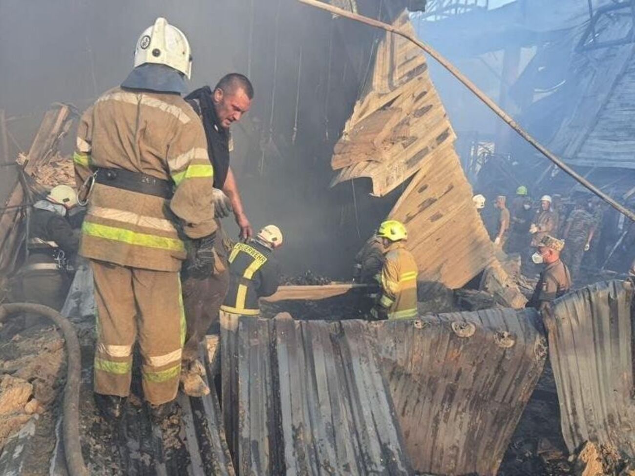 Спасательная операция в Кременчуге продолжается