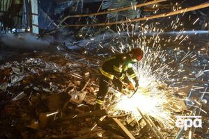 Рятувальники і далі працюють на місці події