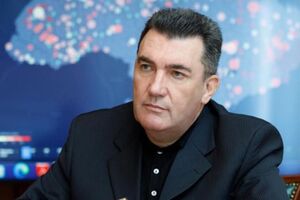 Хочу заспокоїти Медведєва. Крим буде повернуто без спроб, одразу