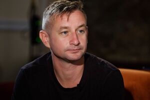 Жадан: Я думаю, если бы не помощь многих волонтеров, многих частных предпринимателей, то Харькову первые два месяца было бы очень тяжело