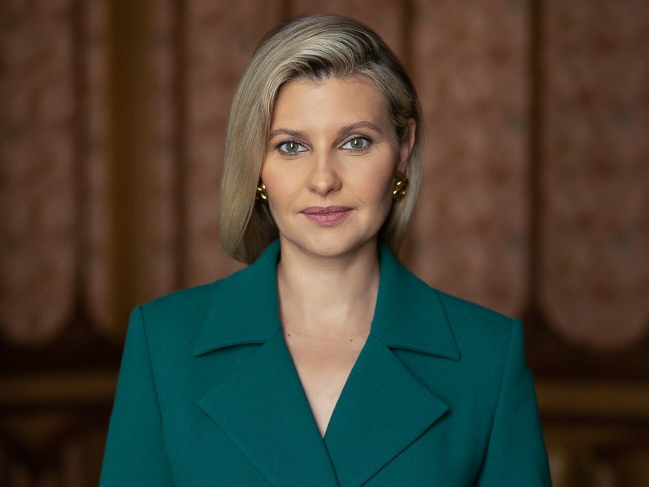 Зеленська підкреслила, що на передовій із російськими окупантами воюють українські захисники, які розмовляли й далі розмовляють російською мовою