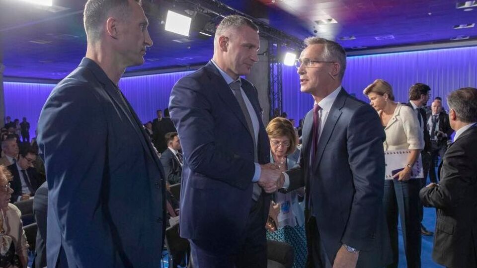 Брати Клички зустрілися з генсеком НАТО