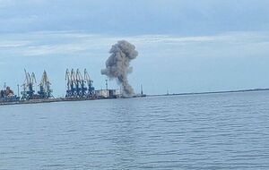 Один із вибухів стався біля берега