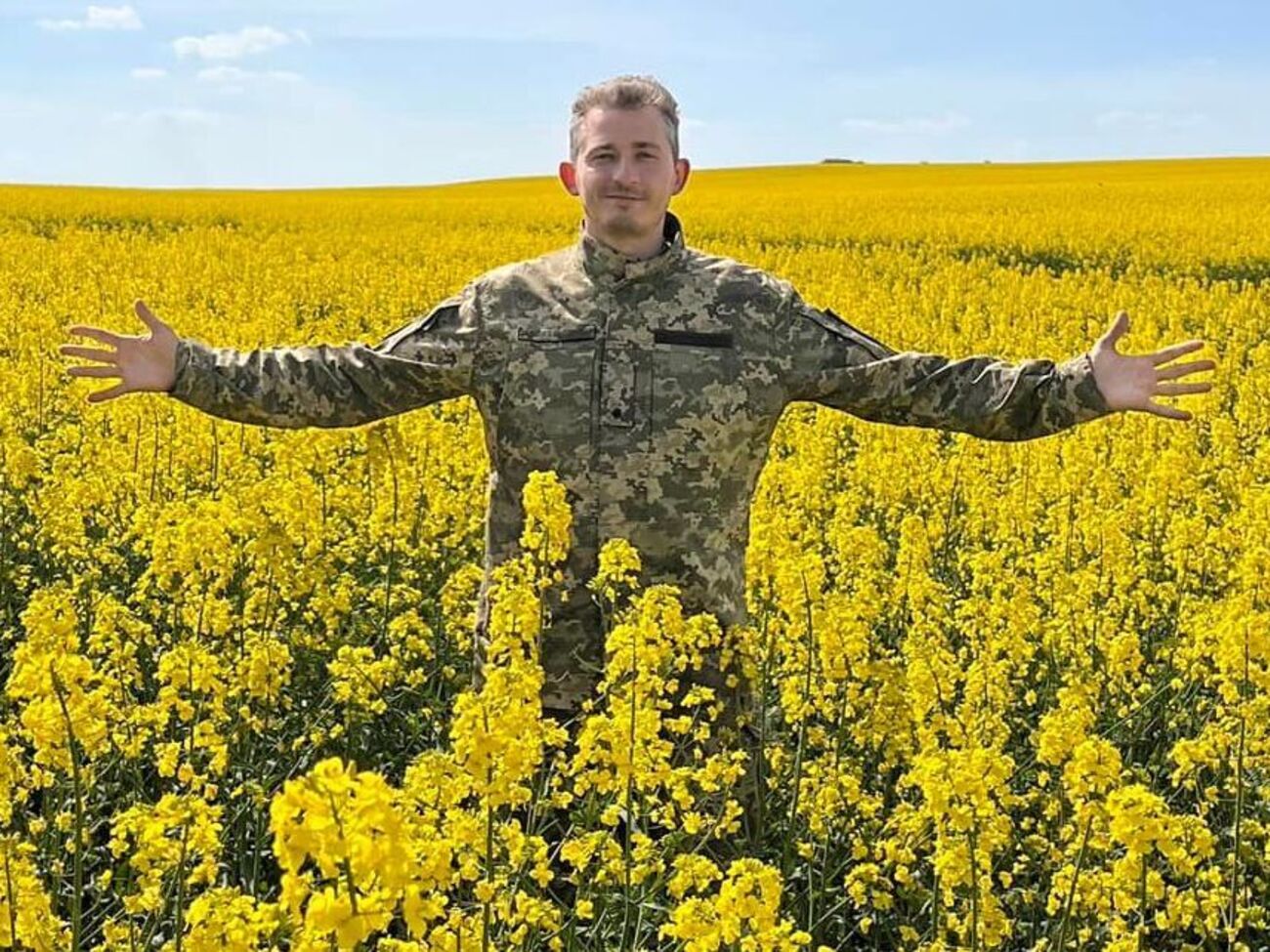 Сєрга:&nbsp;Жовтий колір&nbsp;&ndash; рідне поле, синій колір&nbsp;&ndash; шлях до волі