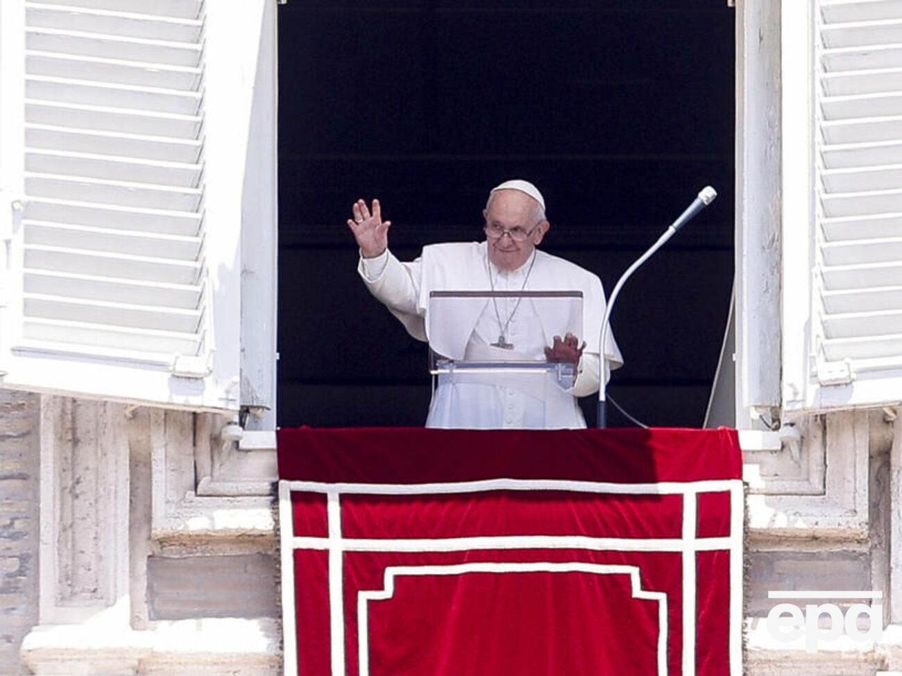 Франциск назвал Украину "дорогой и измученной"