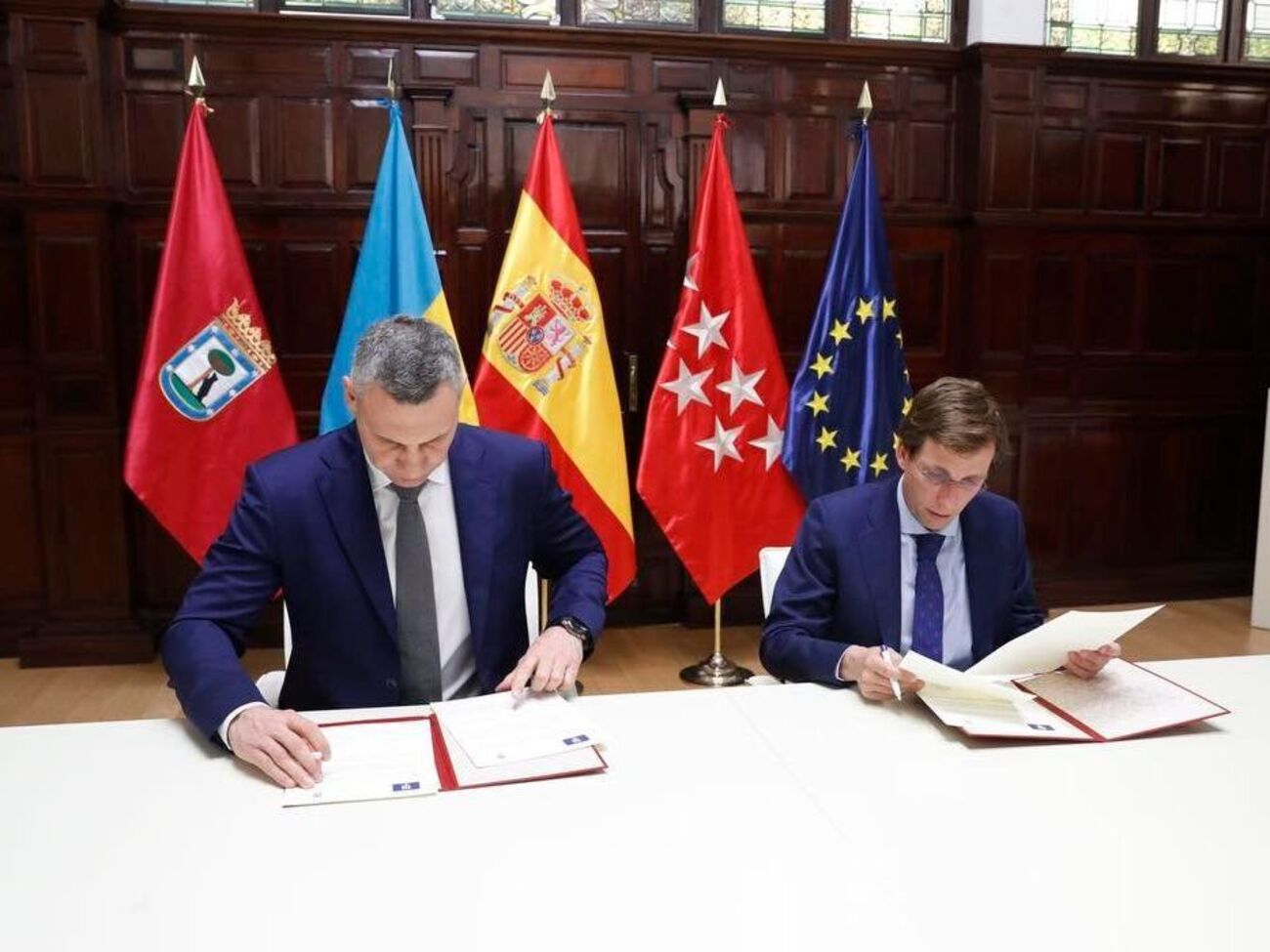 Кличко подписал меморандум с мэром Мадрида