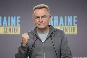 Садовий не збирається демонтувати кав'ярню, яку відвідала Анджеліна Джолі