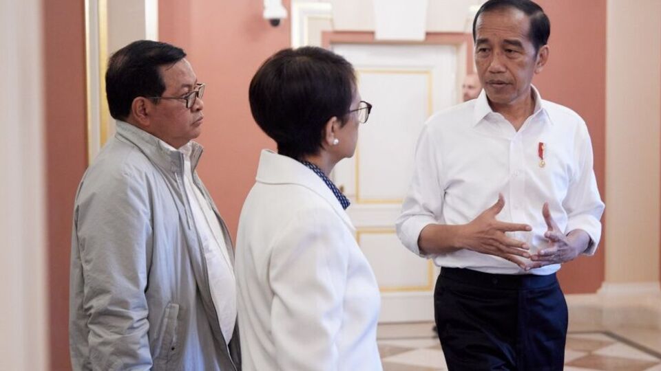 Видодо (справа) заявил, что поддерживает усилия ООН по разблокировке экспорта зерна из Украины