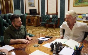 В ОП говорят, что Брэнсон был поражен оптимизмом украинцев, которые уже думают о послевоенном восстановлении страны