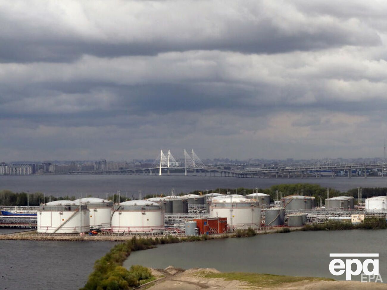 Главной экономической уязвимостью РФ остается ее экспорт нефти и газа&nbsp;&ndash; Bloomberg