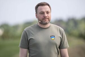 Монастирський зазначив, що на захоплених територіях України нині діють сотні колаборантів