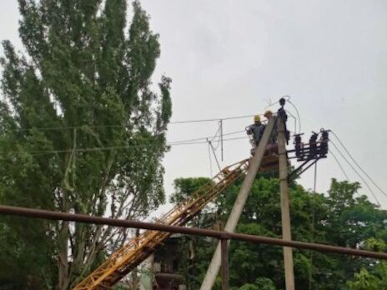 Без света остается 331 населенный пункт Донецкой области