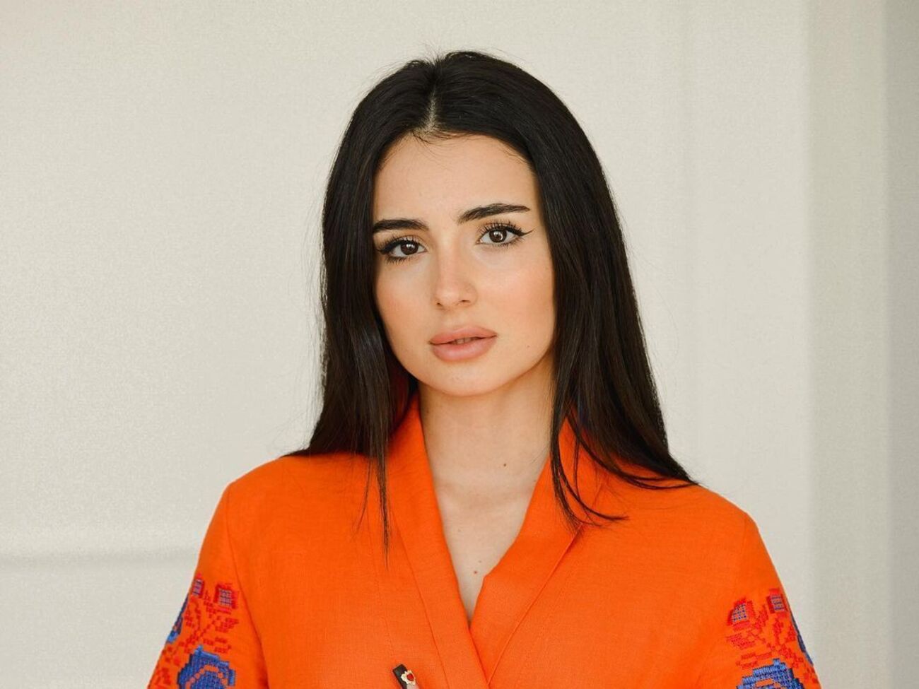 Трінчер стала відомою завдяки зйомкам у серіалі "Школа"