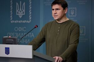 Подоляк прокоментував втечу росіян зі Зміїного: Що частіше бити окупантів, то частіше виявлятиметься їхня "добра воля"