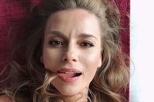 Толкаліна позувала на каменях