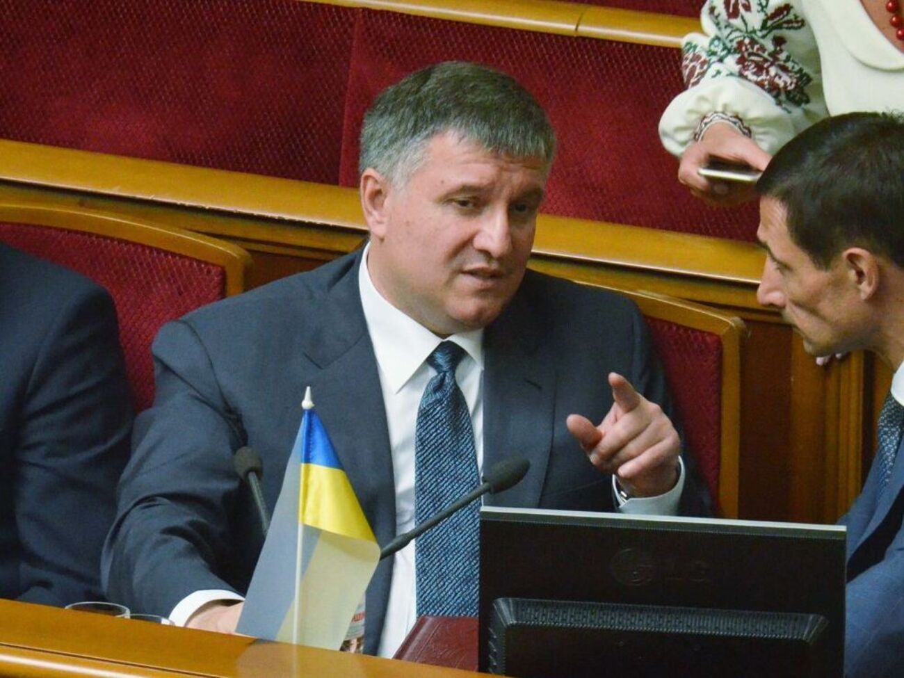 Что делает Россия после запрета Литвы на транзит товаров? Россия молчит. Потому что ничего не может сделать против страны – члена НАТО