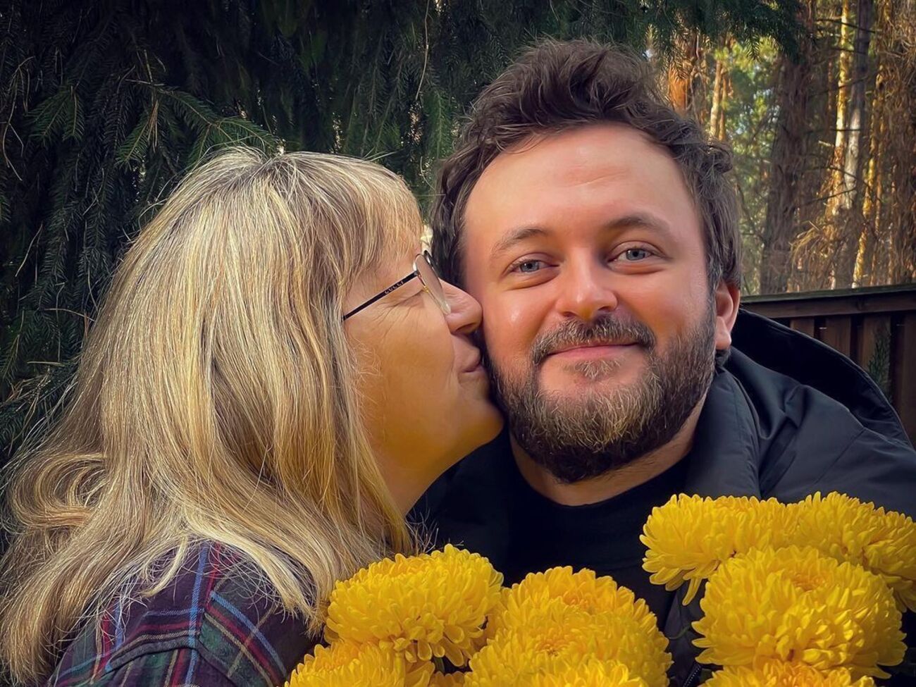 Dzidzio: Мама настільки бойова духом! Вона завжди із синьо-жовтим прапором, і кулак у неї міцний