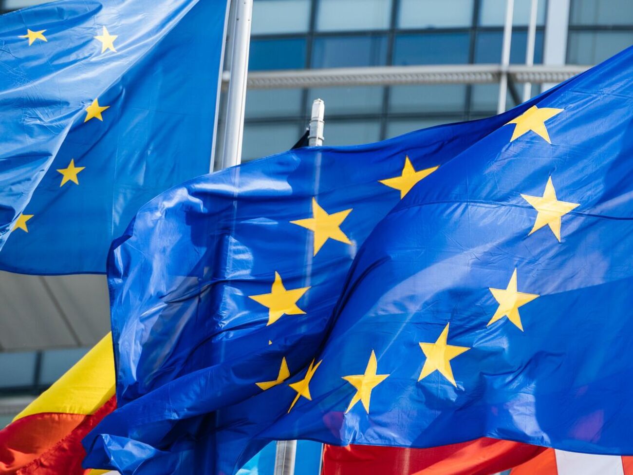 С сегодняшнего дня ЕС приостанавливает действие своих импортных пошлин на украинские товары