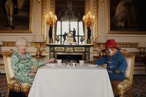 Елизавета II одобрила сценарий ролика с участием Медвежонка Паддингтона, так как "хорошо известна своим чувством юмора"