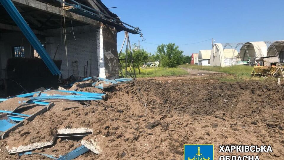 Россияне повредили несколько ангаров и самолеты гражданской авиации