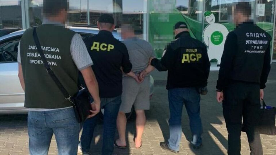 Трьох фігурантів затримали, їх повідомили про підозру