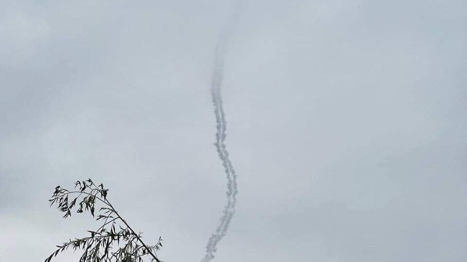 Одна з ракет не долетіла до Києва