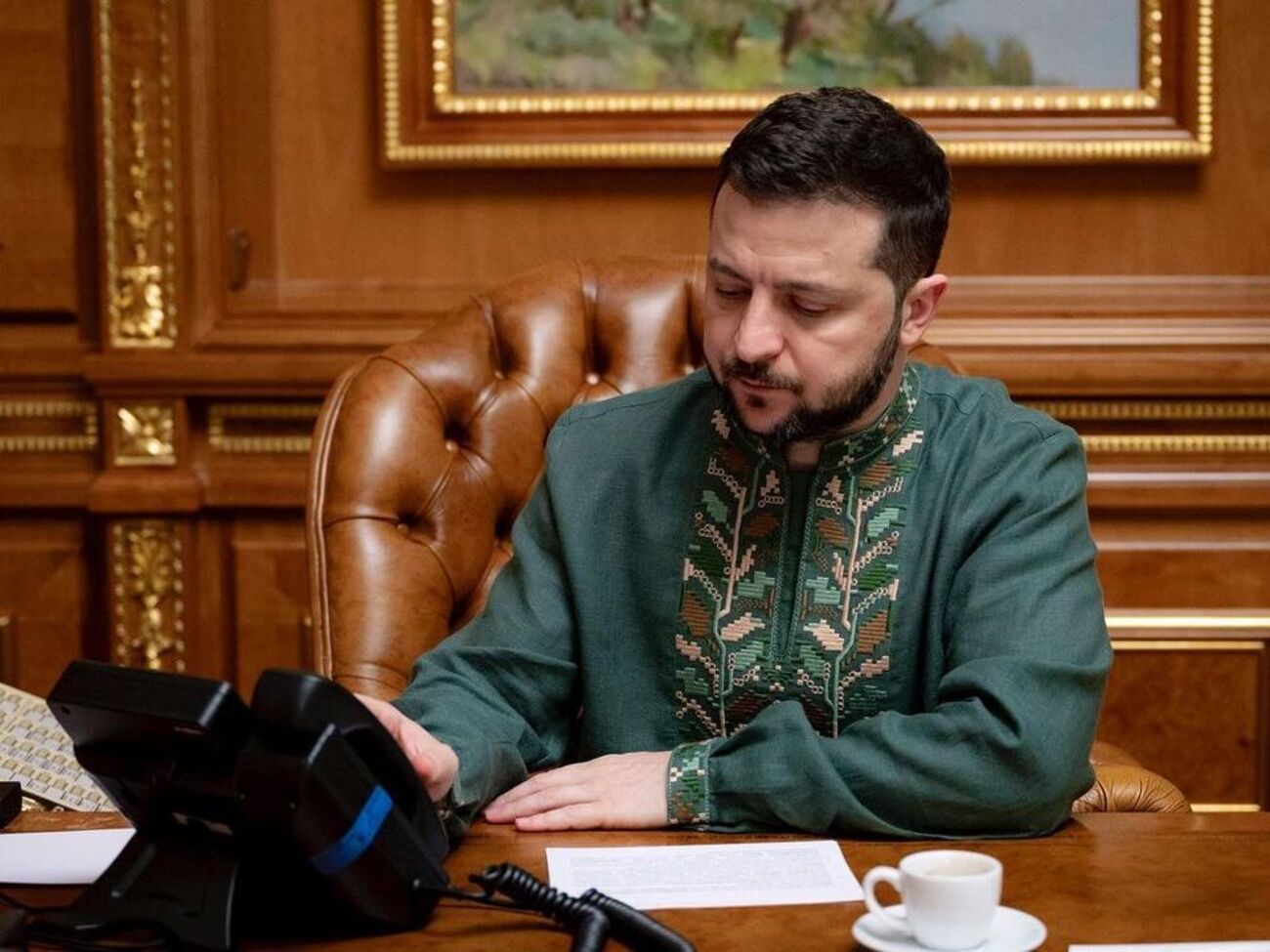 Вышиванку Зеленского купила компания&nbsp;Asters USA