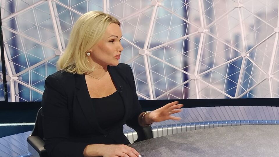 Овсянникова называет себя врагом Кремля, но активно продвигает на Западе идею снятия санкций с России