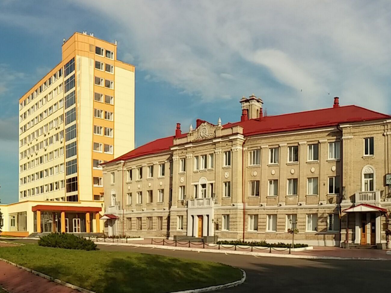 Росіяни атакували ДВРЗ і заявили, що там була військова техніка