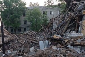 В ходе разбора завалов спасатели обнаружили в Дружковке и Краматорске тела женщины и мужчины, отметили в ГУ ГСЧС в Донецкой области