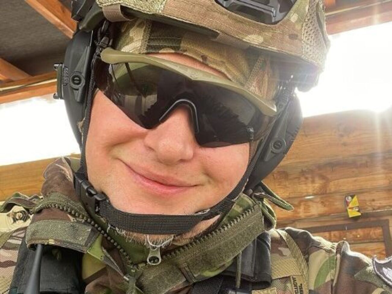 Хливнюк розповів, що розвозить людям ліки та доправляє лікарів у зоні бойових дій