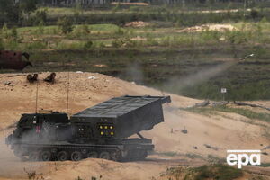 Британские MRLS (фото сделано во время учений Summer Shield 2022) помогут Украине защититься от дальнобойной артиллерии, которую РФ "использует без разбора", сказал Уоллес