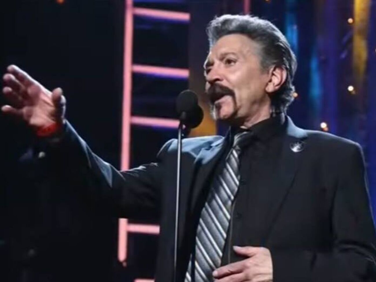 Алек Джон Сач&nbsp;играл в&nbsp;Bon Jovi с&nbsp;1983-го по 1994 год