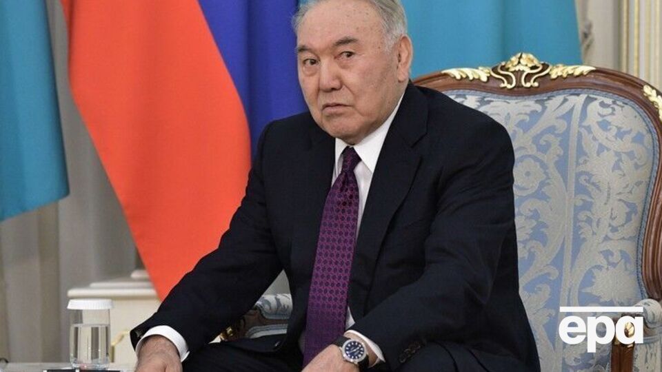 Назарбаєв утратив звання лідера нації