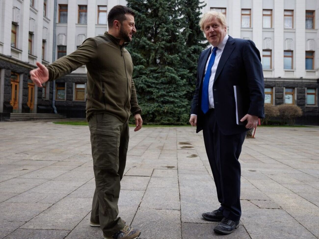 Зеленський і Джонсон поговорили телефоном