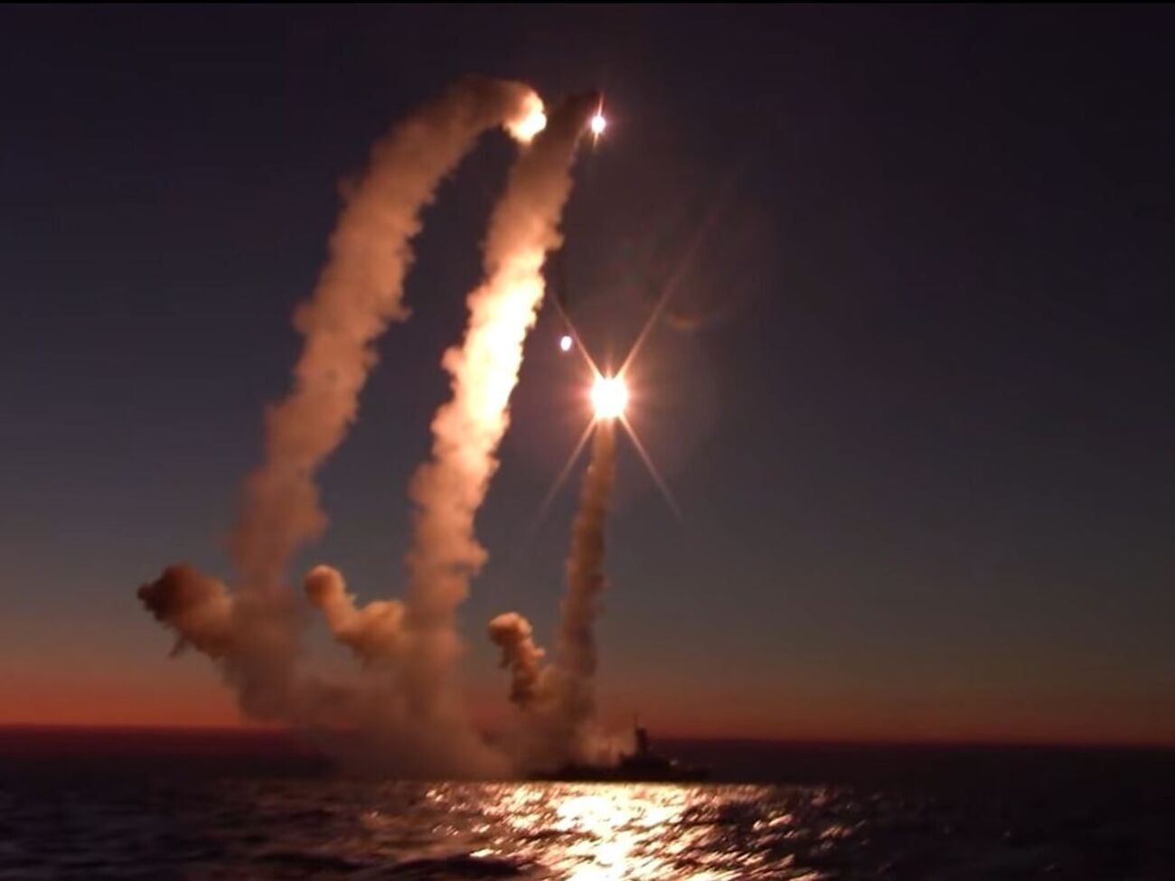 Загроза ракетних ударів із моря залишається, повідомили у ВМС