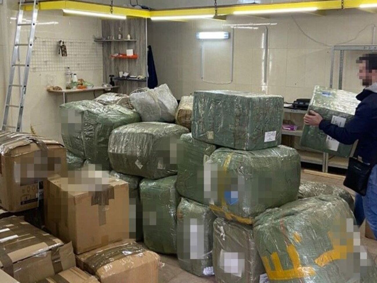 За даними СБУ, вирішують питання про передання заарештованого майна на потреби ЗСУ