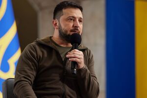 Зеленский (на фото) заявлял, что о мире готов говорить с Путиным