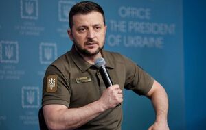 Зеленский: Если у нас есть возможность раскачивать российскую власть, то мы должны это делать с гражданами России, которые за Украину и против политики Путина