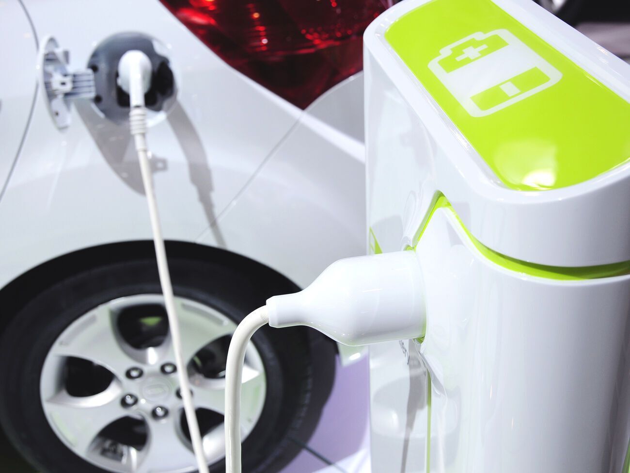 В мае в Украине появилось больше тысячи новых электромобилей